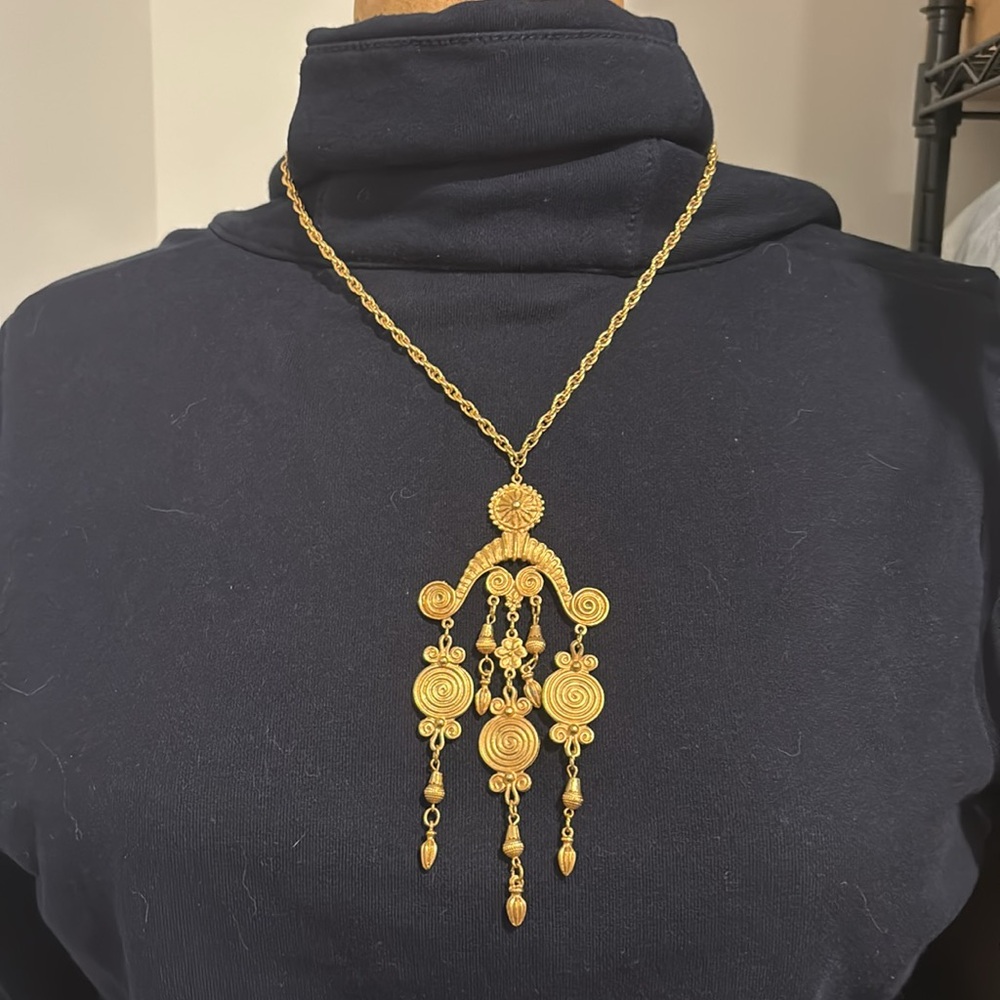 Stupendous Vendome Etruscan Revival necklace - Picture 10 of 13
